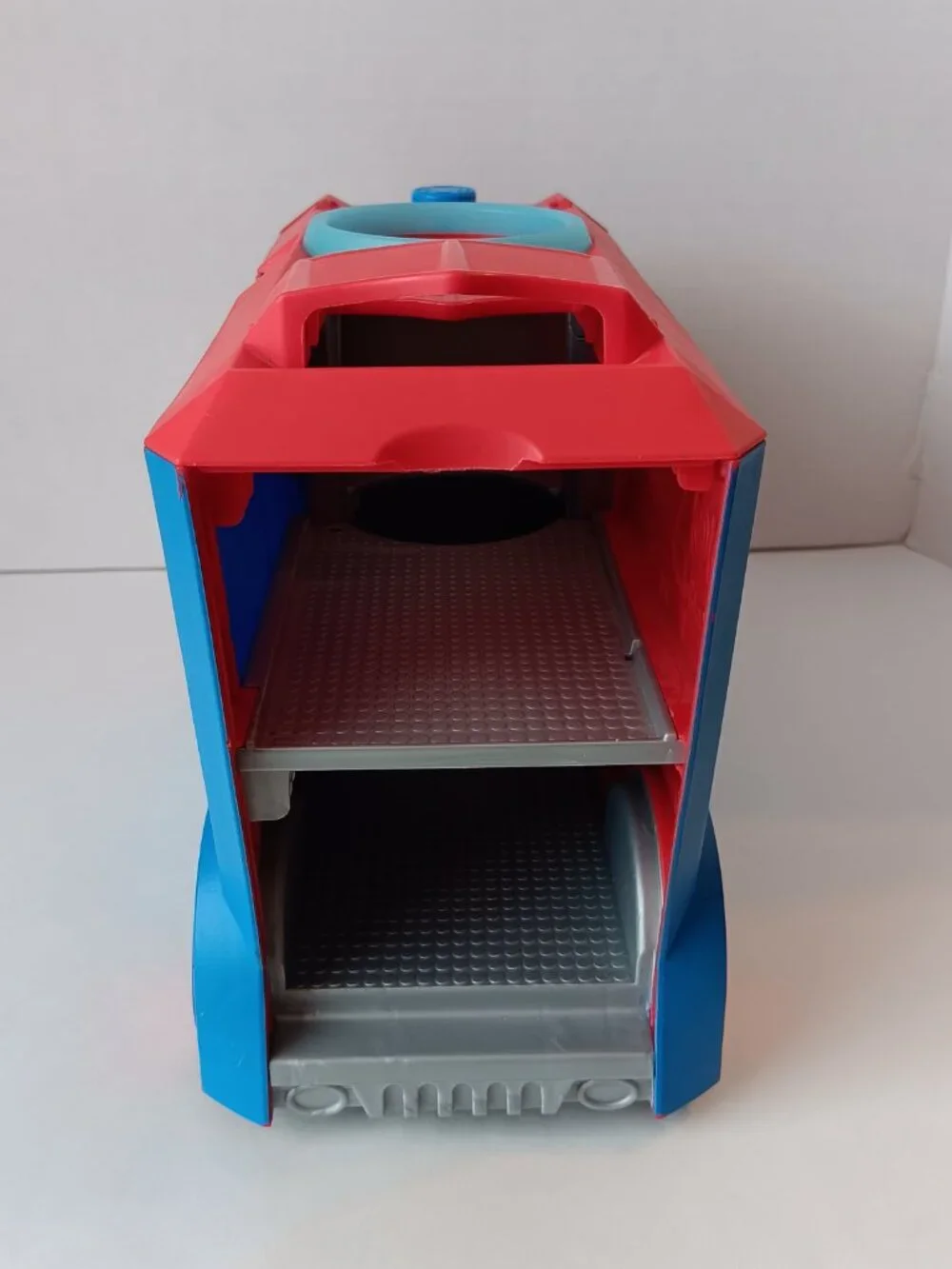 Marvel Spidey Web Transporter Playset -- Batteries Included!